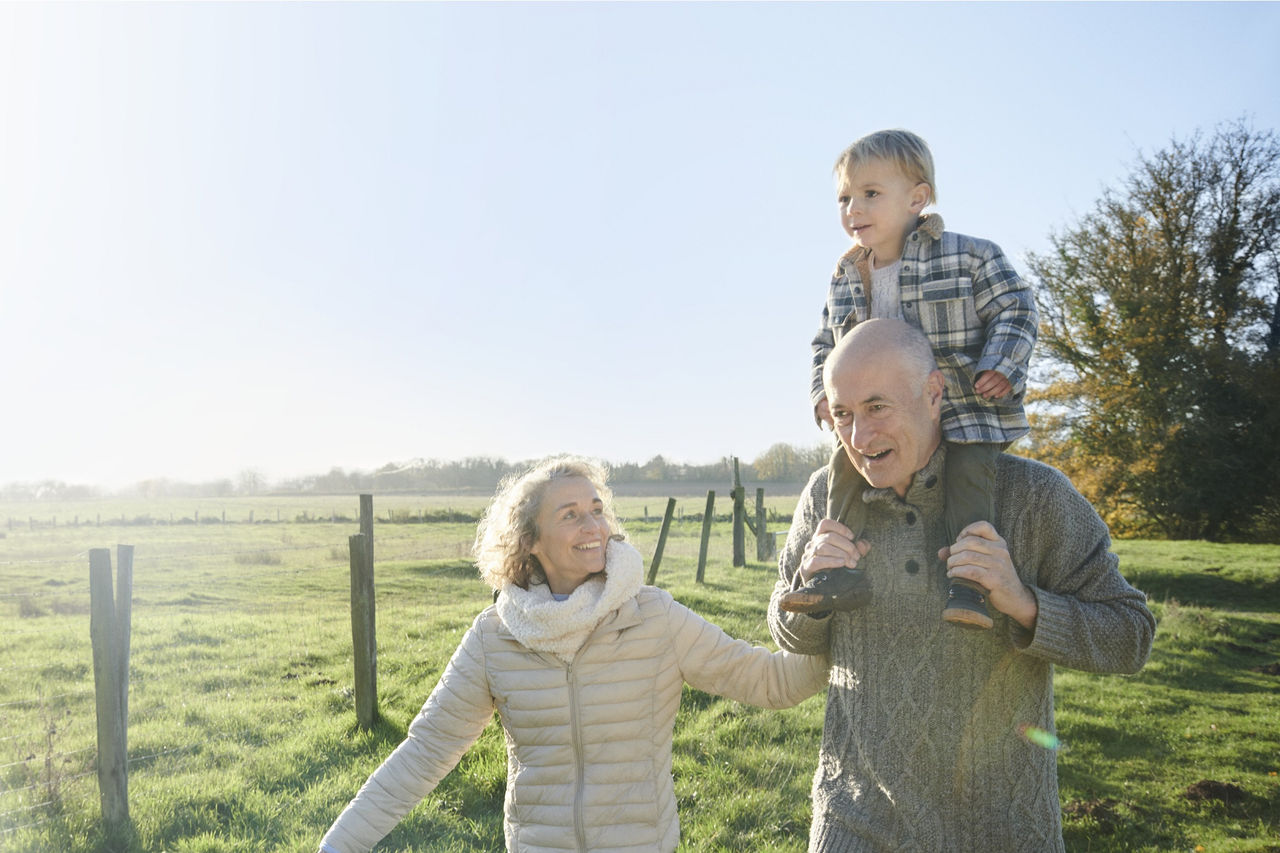 Nutricia - grandparents and grandson walking outside